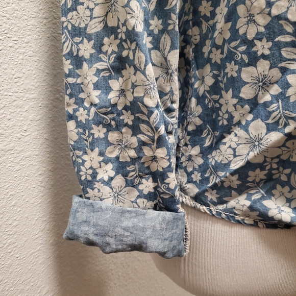 Flowered Seven7 Button Up - Picture 4 of 8